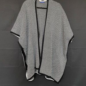 NWOT B&W Chevron Open Poncho Style Jacket / Cover